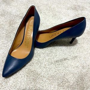 Calvin Klein Gayle pumps